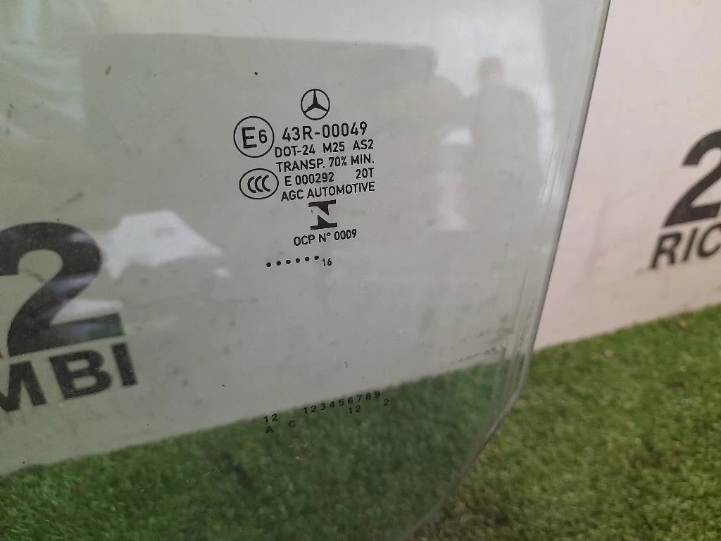 Cristallo Scendente Porta ANT SX A2467250500 Mercedes Classe B W246 2014