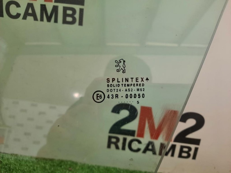 Cristallo Scendente Porta ANT SX 8200094796 Renault Megane II CC 2003