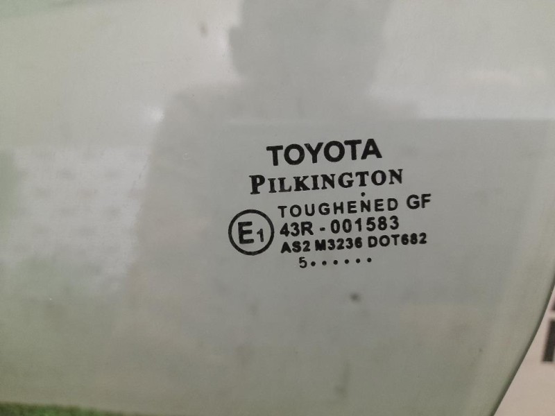 Cristallo Scendente Porta ANT SX 681200D191 Toyota Yaris IV 2014