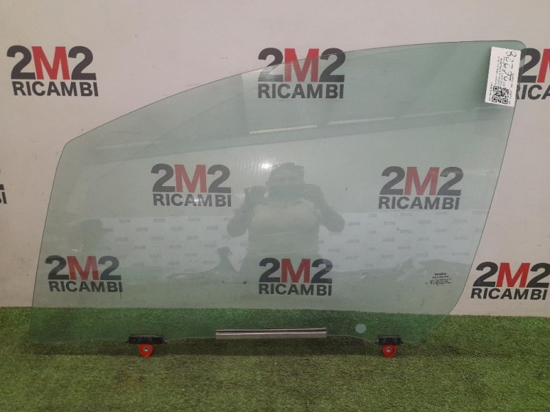Cristallo Scendente Porta ANT SX 681200D191 Toyota Yaris IV 2014