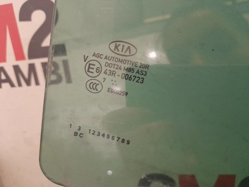 Cristallo Scendente Porta POST DX 83420F1000 Kia Sportage IV 2016