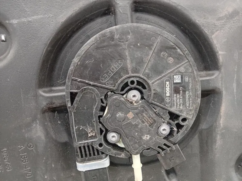 Serbatoio Adblue A1664704401 Mercedes Classe GLE W166 2015