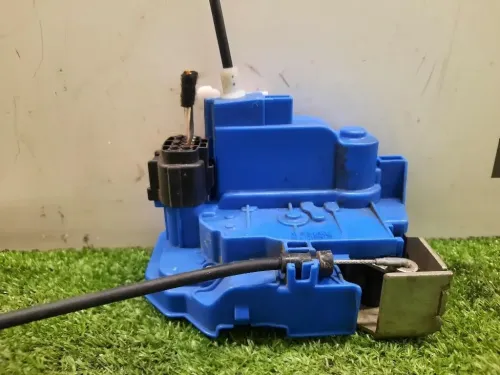 Serratura Porta ANT DX 51884139 Fiat 500L 2013