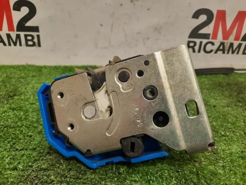 Serratura Porta ANT SX 52018119 Fiat 500L 2013