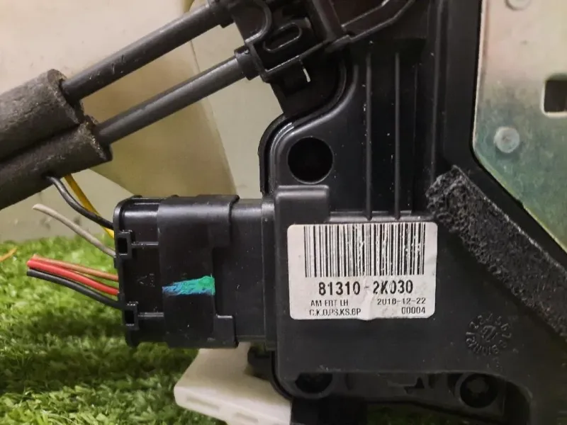 Serratura Porta ANT SX 813102K030 Kia SOUL I 2011