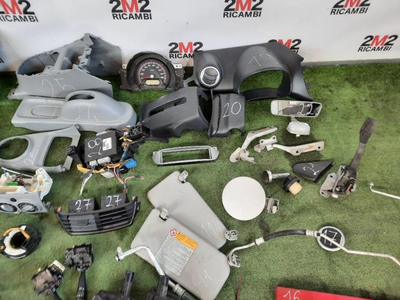 Cruscotto Parte SUP 682004A00F Nissan PIXO 2009