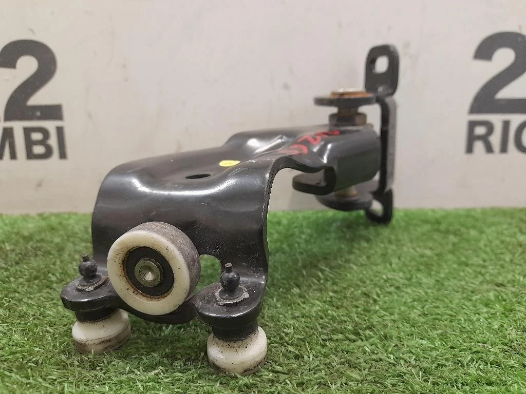 Cuscinetto Guida Porta Scorrevole Centrale POST DX 7N0843336F Volkswagen Sharan IV 2010