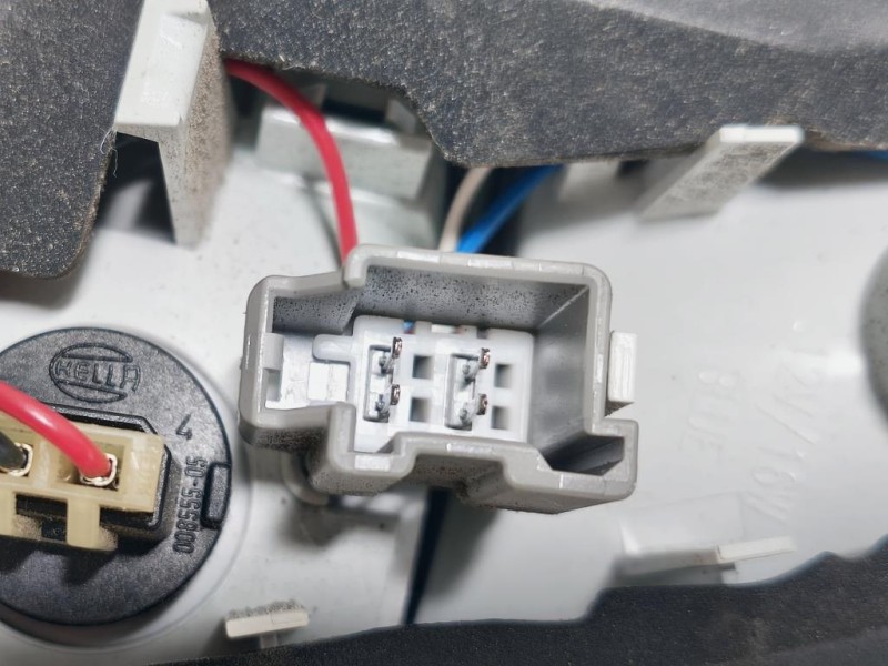 Fanale INT POST DX FANALE INT POST DX Volvo XC70 III 2013