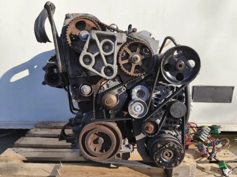 Motore Semicompleto F9Q760 101 CV 75 KW Renault Trafic III 2001