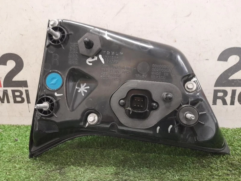 Fanale INT POST DX TESLA X 103433900B Tesla Model 3 2017