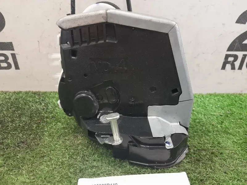 Serratura Porta POST SX 690600D110 Toyota Yaris IV 2012