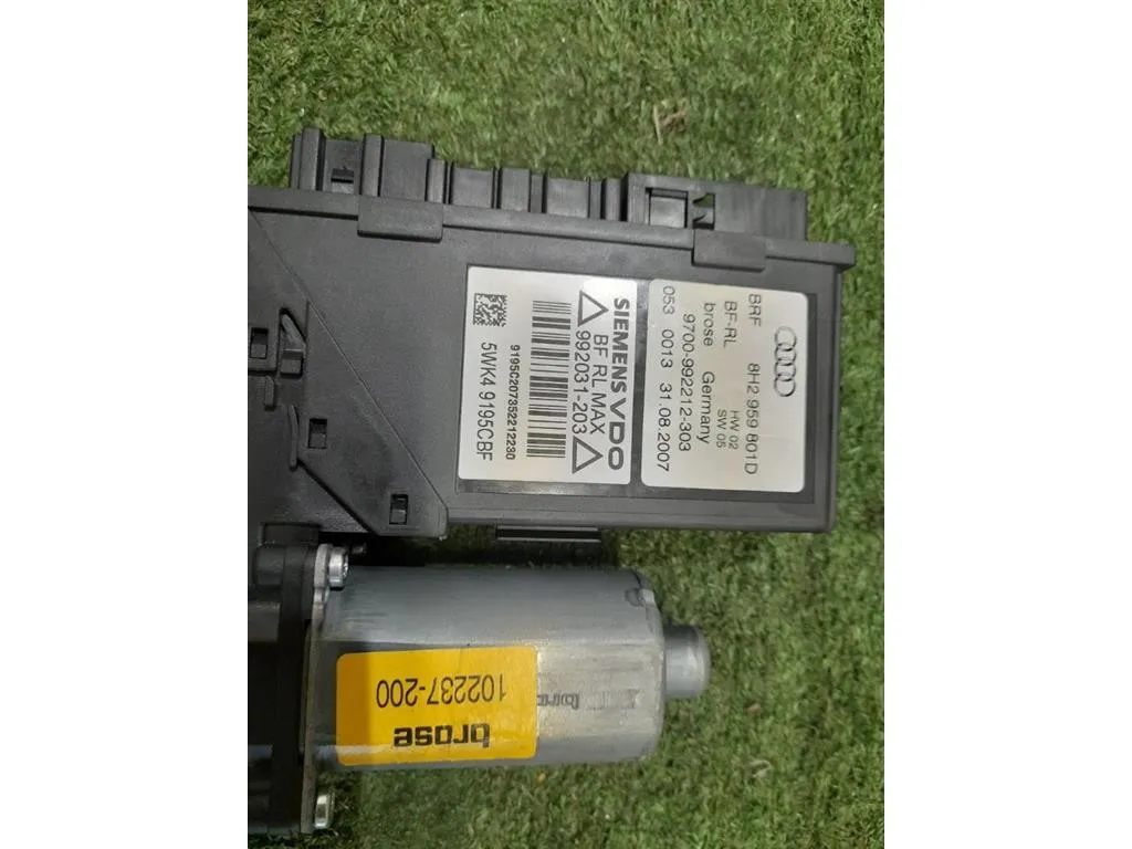 Motorino Cristallo Deflettore DX 8H2959802D Audi A4 8HE Cabrio 2006