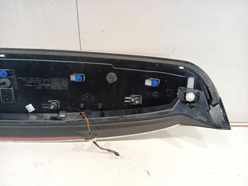 Spoiler Frangivento POST 8V4827933BGRU Audi A3 8VA Sportback 2012