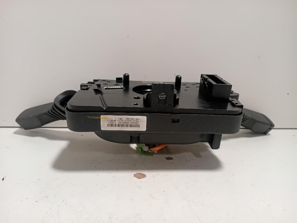Spoiler Frangivento POST 81A827933CGRU Audi Q2 GAB 2016