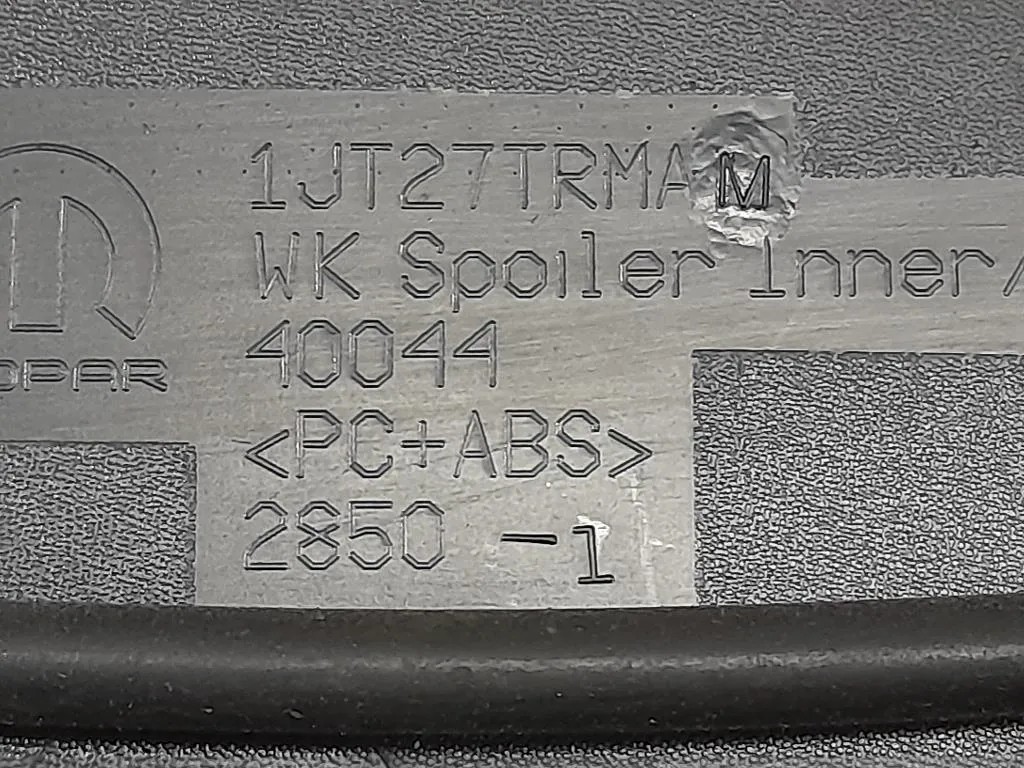 Spoiler Frangivento POST K68086312AG Jeep Grand Cherokee IV 2011