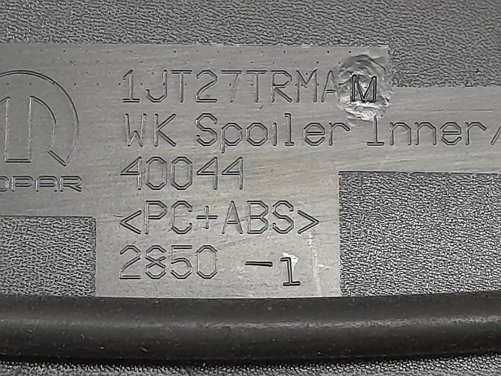 Spoiler Frangivento POST K68086312AG Jeep Grand Cherokee IV 2011