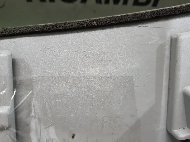 Spoiler Frangivento POST BJT651961 Mazda 3 III 2014