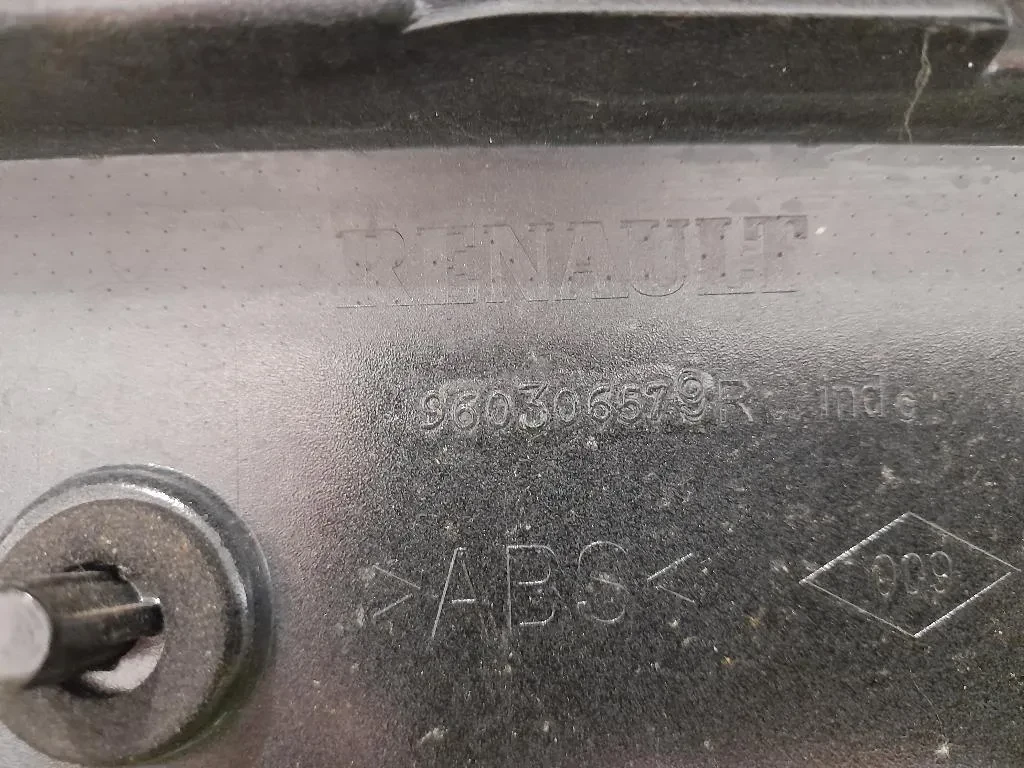 Spoiler Frangivento POST 960306579R Renault CLIO IV 2016