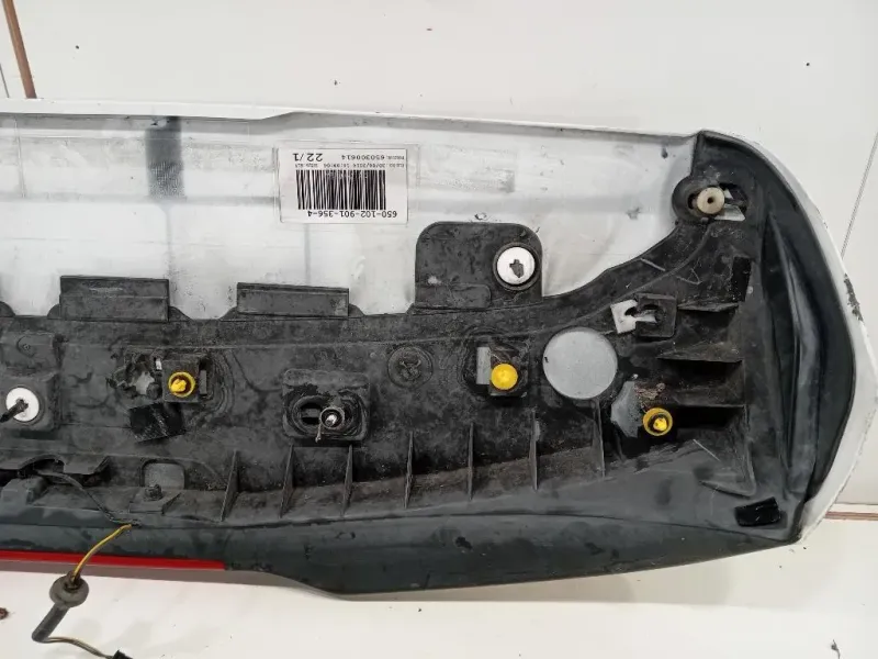 Spoiler Frangivento POST 650300614 Volvo V40 II 2012