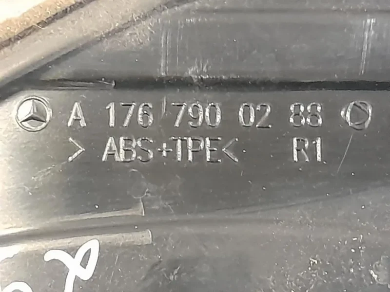 Spoiler Frangivento POST DX A1767900288 Mercedes Classe A W176 2013