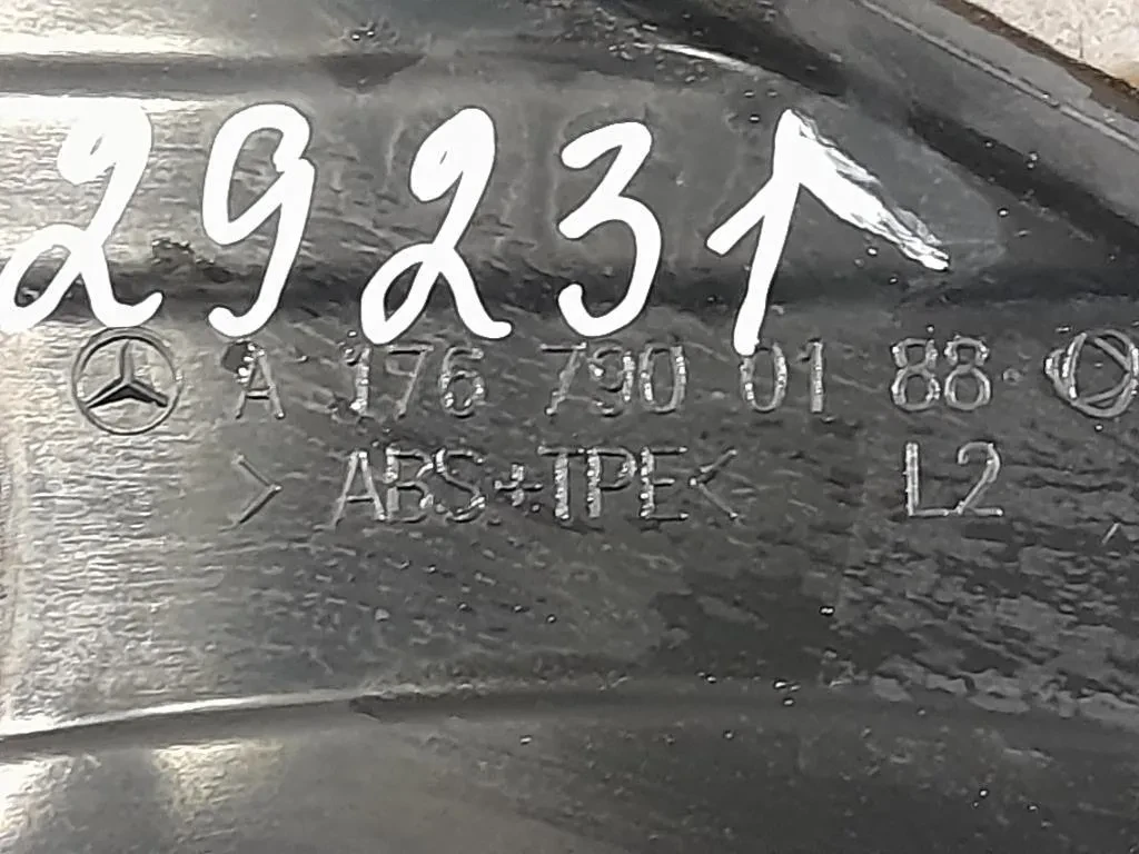 Spoiler Frangivento POST SX A1767900188 Mercedes Classe A W176 2013