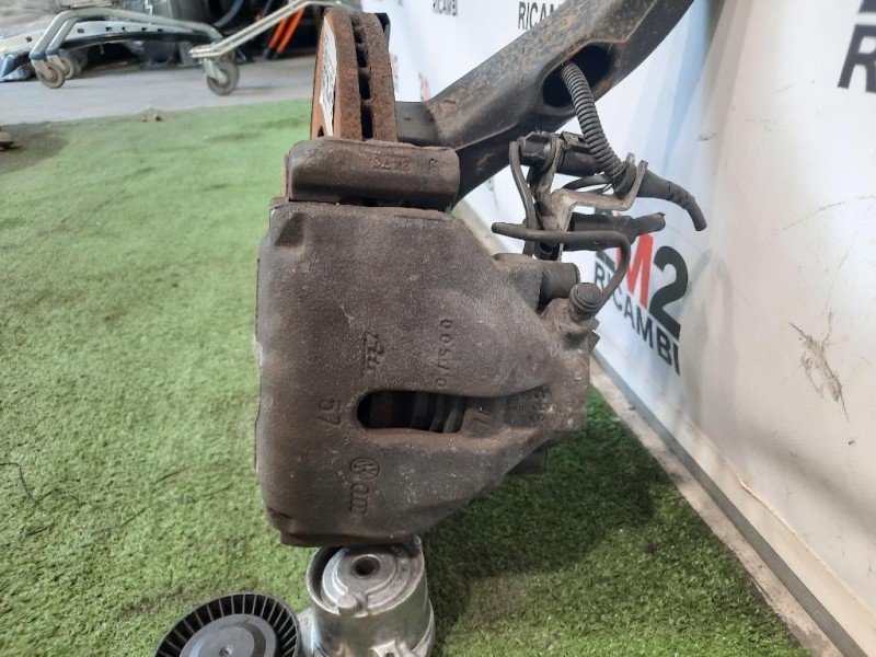 Mozzo Ruota ANT SX 8D0407257AE Audi A4 8E2 2001