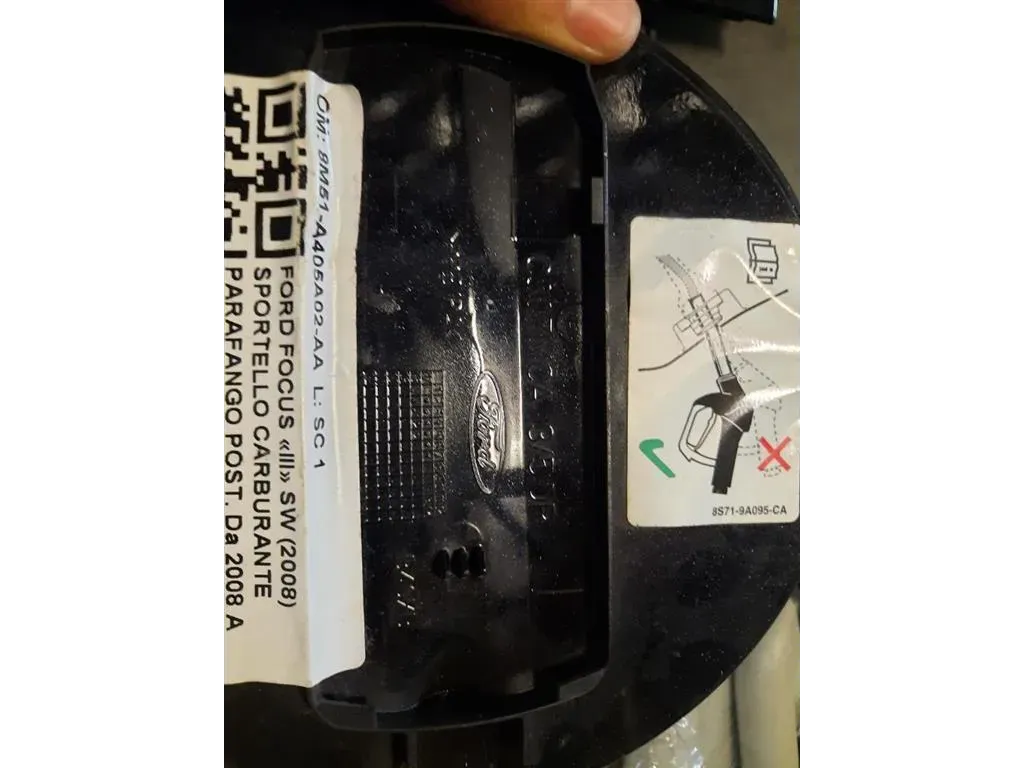 Sportello Carburante Parafango POST C307MCA 35DR Ford Focus III SW 2008