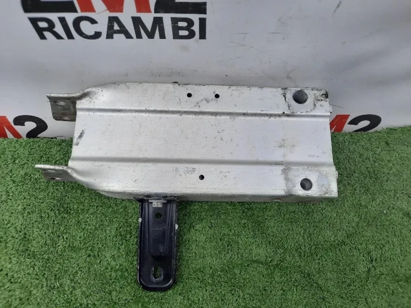 Staffa Angolare Paraurti ANT SX A 207 820 00 95 Mercedes Classe E S212 SW 2009