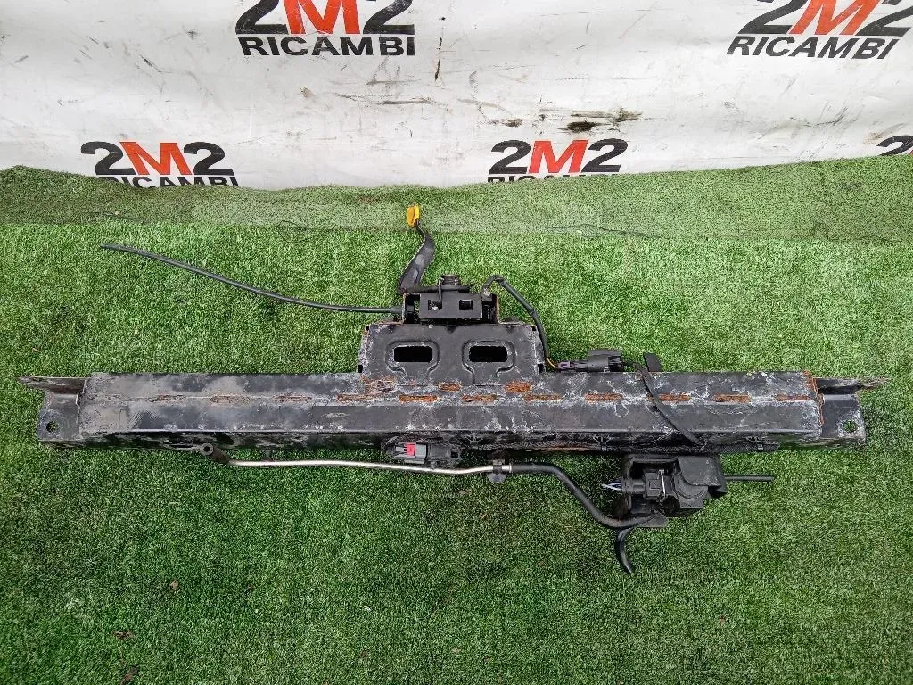 Staffa DI Supporto Serratura Cofano ANT STAFFA DI SUPPORTO SERRATURA COFANO ANT Opel Zafira C 2012