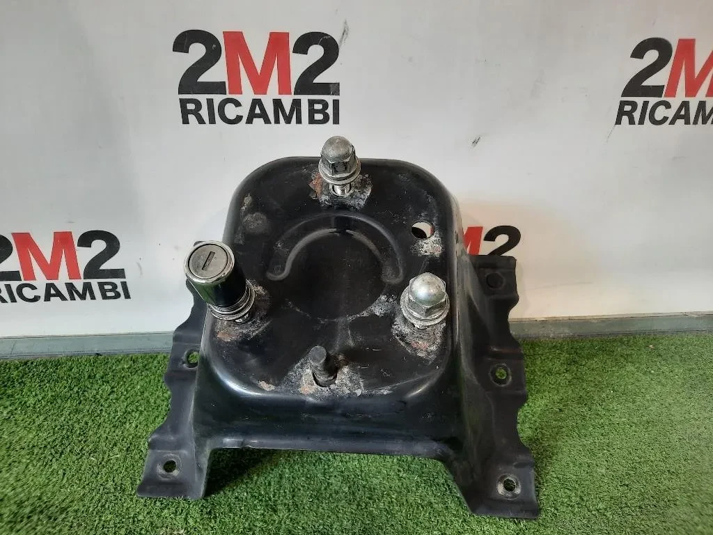Staffa Fissaggio Ruota Scorta POST MR436000 Mitsubishi Pajero III 2000