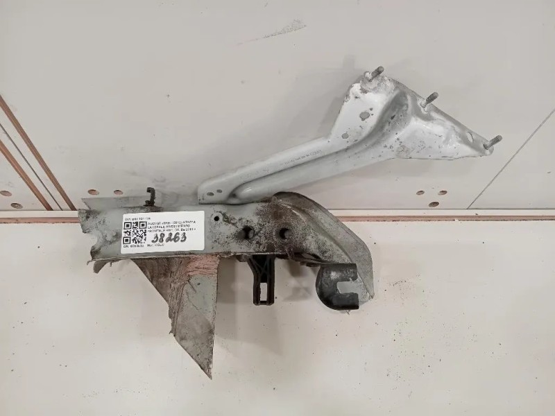 Staffa Laterale Rivestimento Frontale ANT DX 8R0 821 136 Audi Q5 8RB 2012