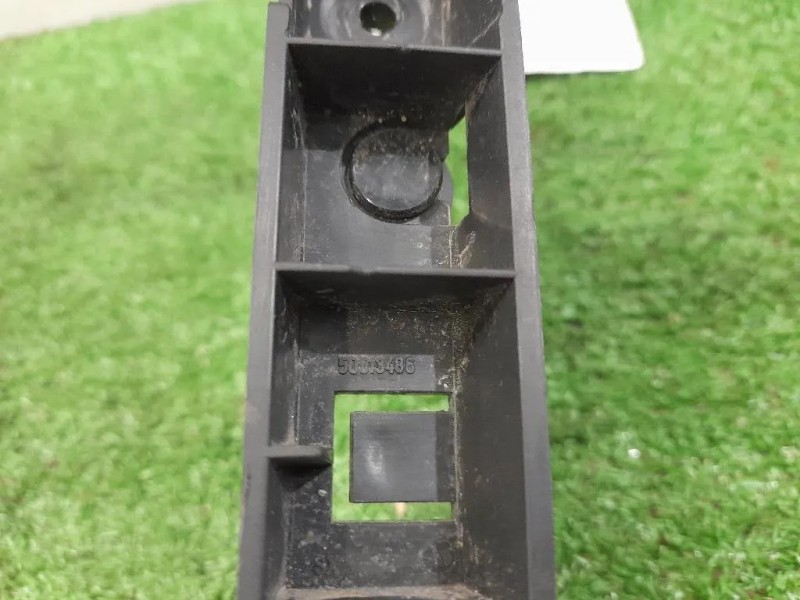 Staffa Sostegno Estparaurti POST SX 50513486 Alfa Romeo Giulietta 2010