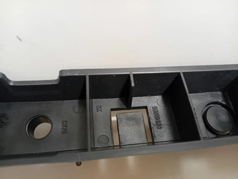 Staffa Sostegno Estparaurti POST SX 50513486 Alfa Romeo Giulietta 2010