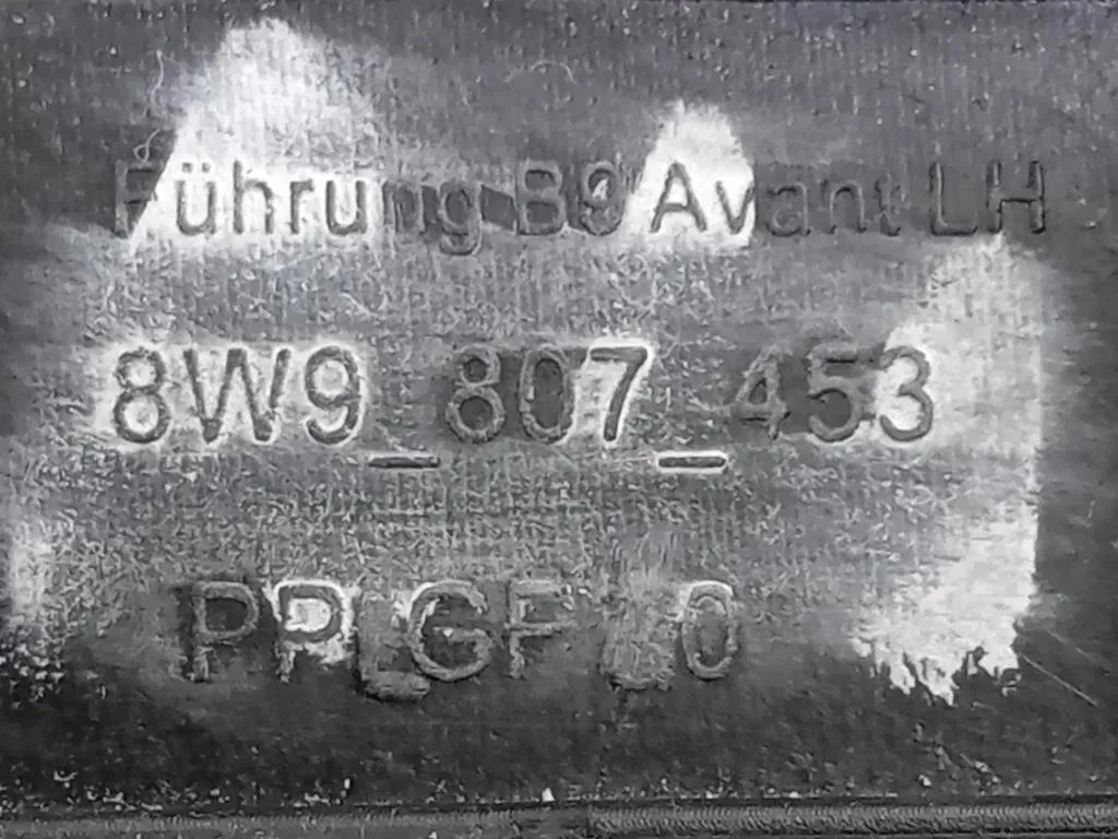 Staffa Sostegno Estparaurti POST SX 8W9 807 453 SX Audi A4 8W5 Avant 2015