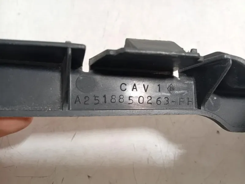 Staffa Sostegno Infparaurti POST DX A2518850263 Mercedes Classe R W251 2006