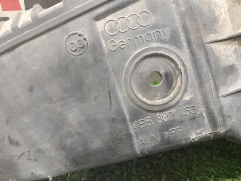 Staffa Sostegno Intparaurti POST SX 4B5807453A Audi A6 4B 1997