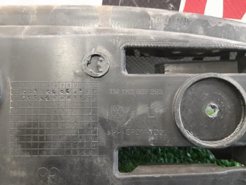 Staffa Sostegno Intparaurti POST SX 1K9807393 Volkswagen GOLF V Variant 2007