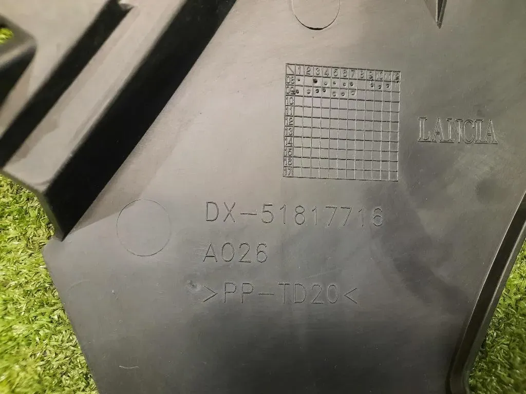 Staffa Sostegno Paraurti ANT DX 51817716 DX Lancia Delta III 2011