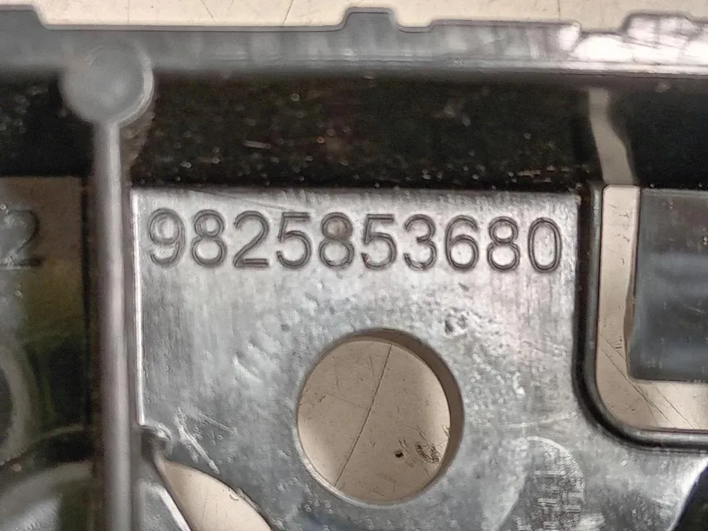 Staffa Sostegno Paraurti ANT DX 9825853680 Peugeot 2008 I 2016