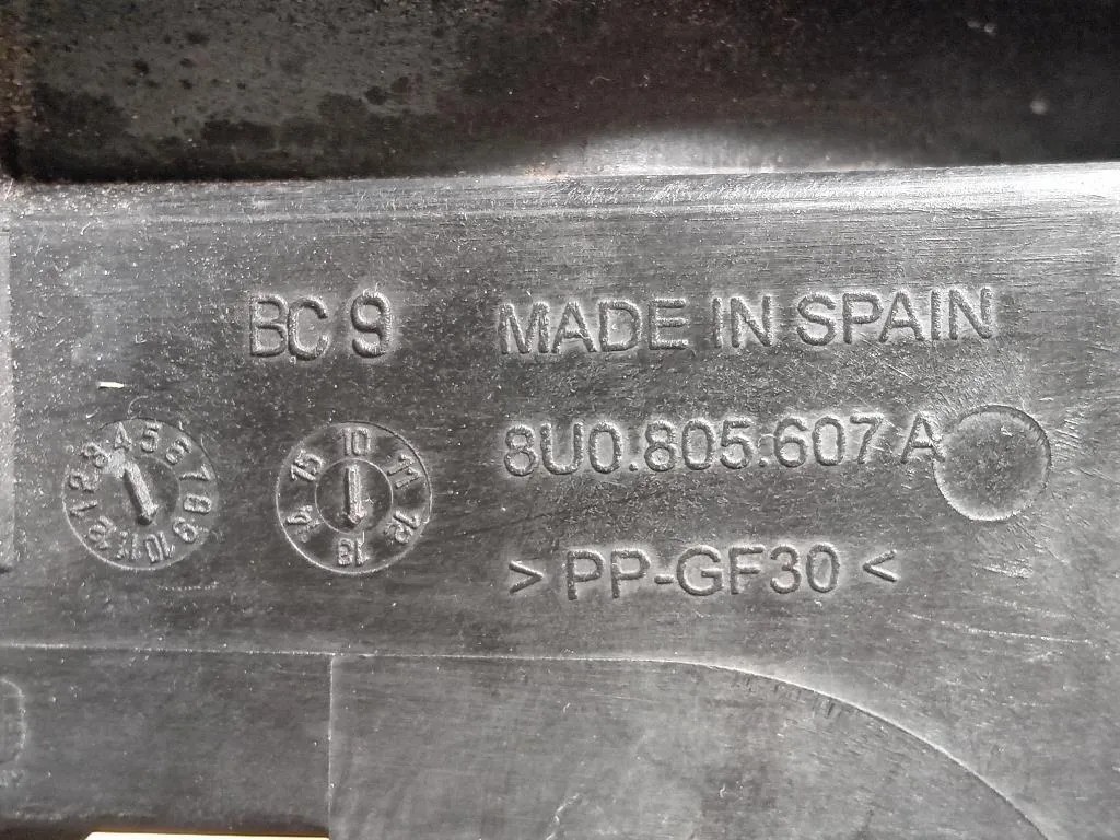 Staffa Sostegno Paraurti ANT SX 8U0 805 607 A Audi Q3 8UB 2012