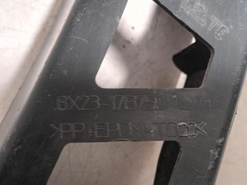 Staffa Sostegno Paraurti ANT SX 8X23-17B750 Jaguar XF I 2008