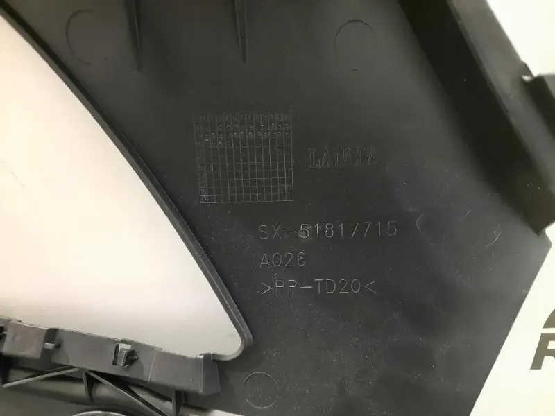 Staffa Sostegno Paraurti ANT SX 51817715 SX Lancia Delta III 2011