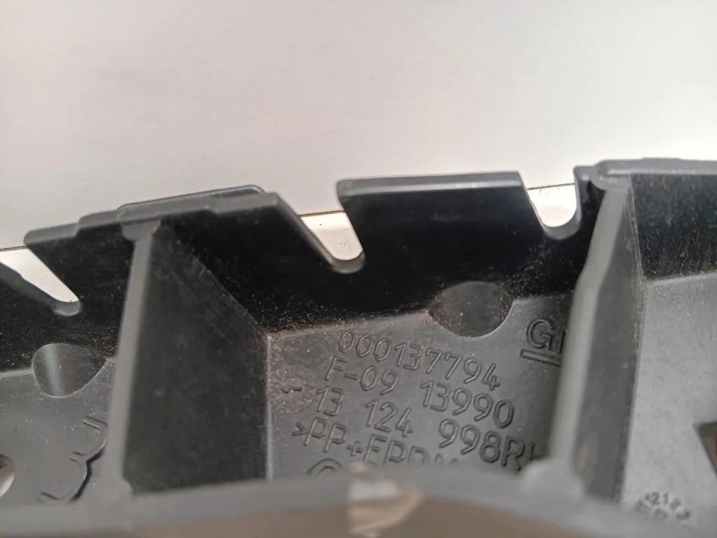 Staffa Sostegno Paraurti ANT SX 000137794 Opel Zafira B 2005