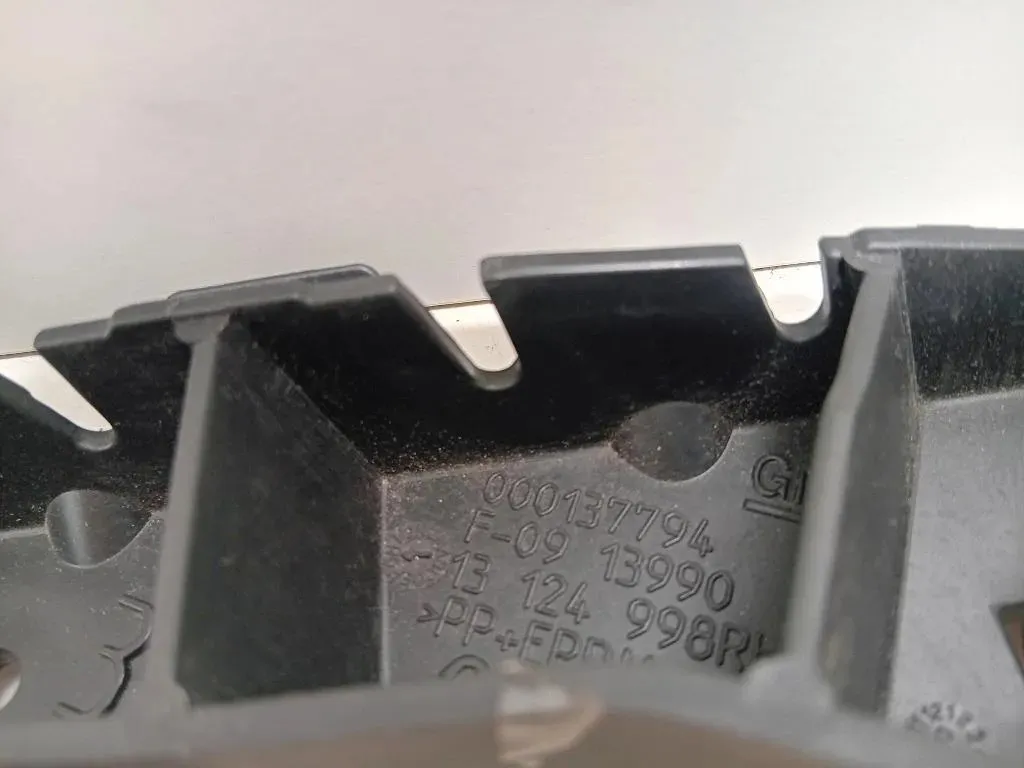 Staffa Sostegno Paraurti ANT SX 000137794 Opel Zafira B 2005