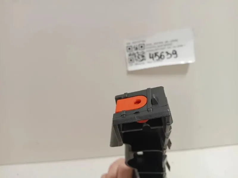 Staffa Sostegno Paraurti ANT SX 000137794 Opel Zafira B 2005