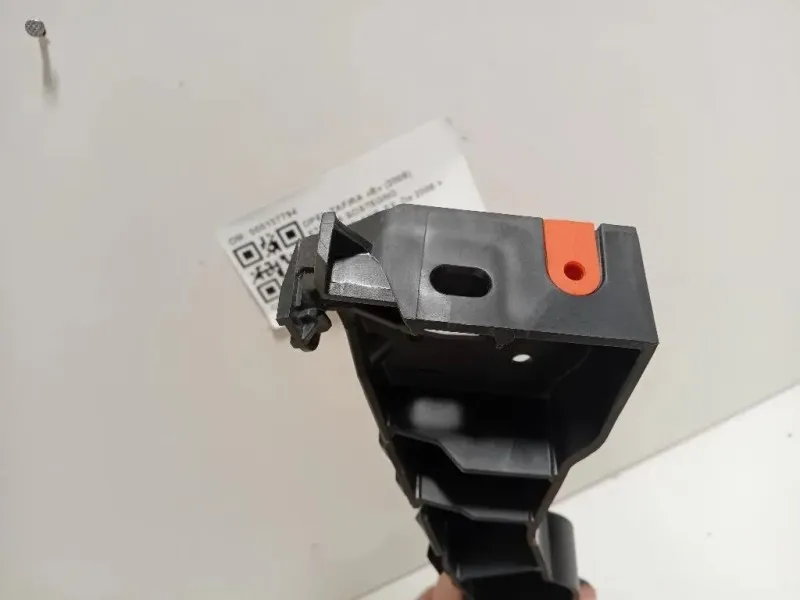 Staffa Sostegno Paraurti ANT SX 000137794 Opel Zafira B 2005