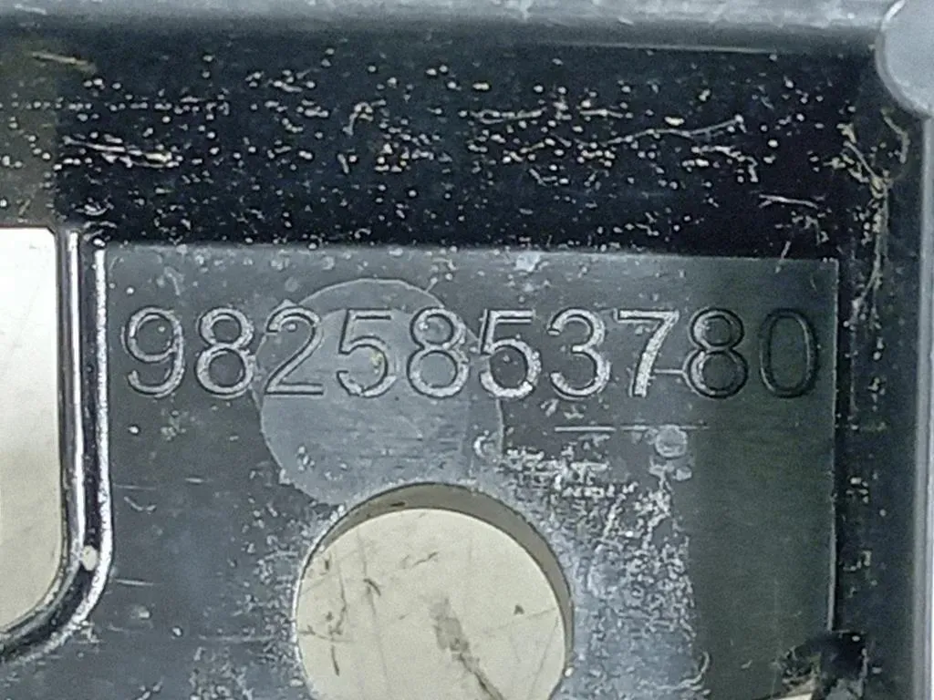 Staffa Sostegno Paraurti ANT SX 9825853780 Peugeot 2008 I 2016