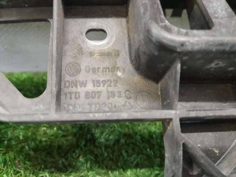 Staffa Sostegno Paraurti ANT SX 1T0807183 SX Volkswagen Touran III 2010