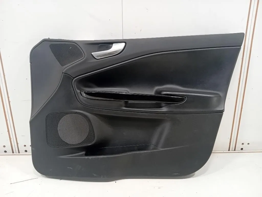 Pannello Rivestimento Porta ANT DX PANNELLO RIVESTIMENTO PORTA ANT DX Alfa Romeo Giulietta 2010