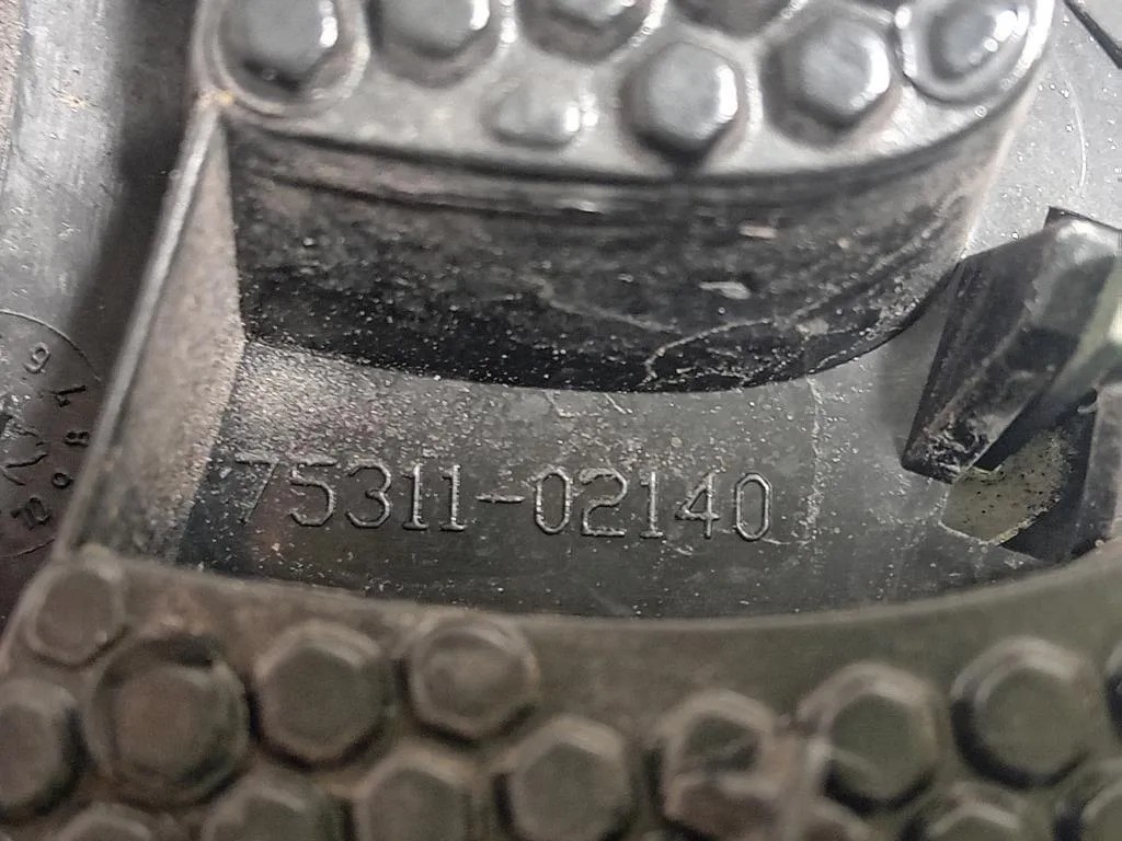 Stemma ANT 75311-02140 Toyota Yaris IV 2014